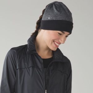 EUC Lululemon Run with me Toque/beanie